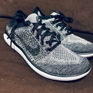 Nike Women's Free RN Flyknit 2018 Oreo Running Athletic 942839-101 Size 9 US